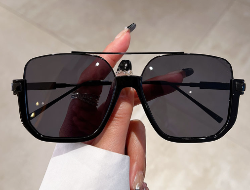Oversized aviator sunglasses in matte black metal with double bridge, view 2